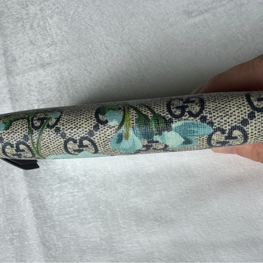 Gucci Blue Floral GG Supreme Zip Wallet - Picture 7 of 7